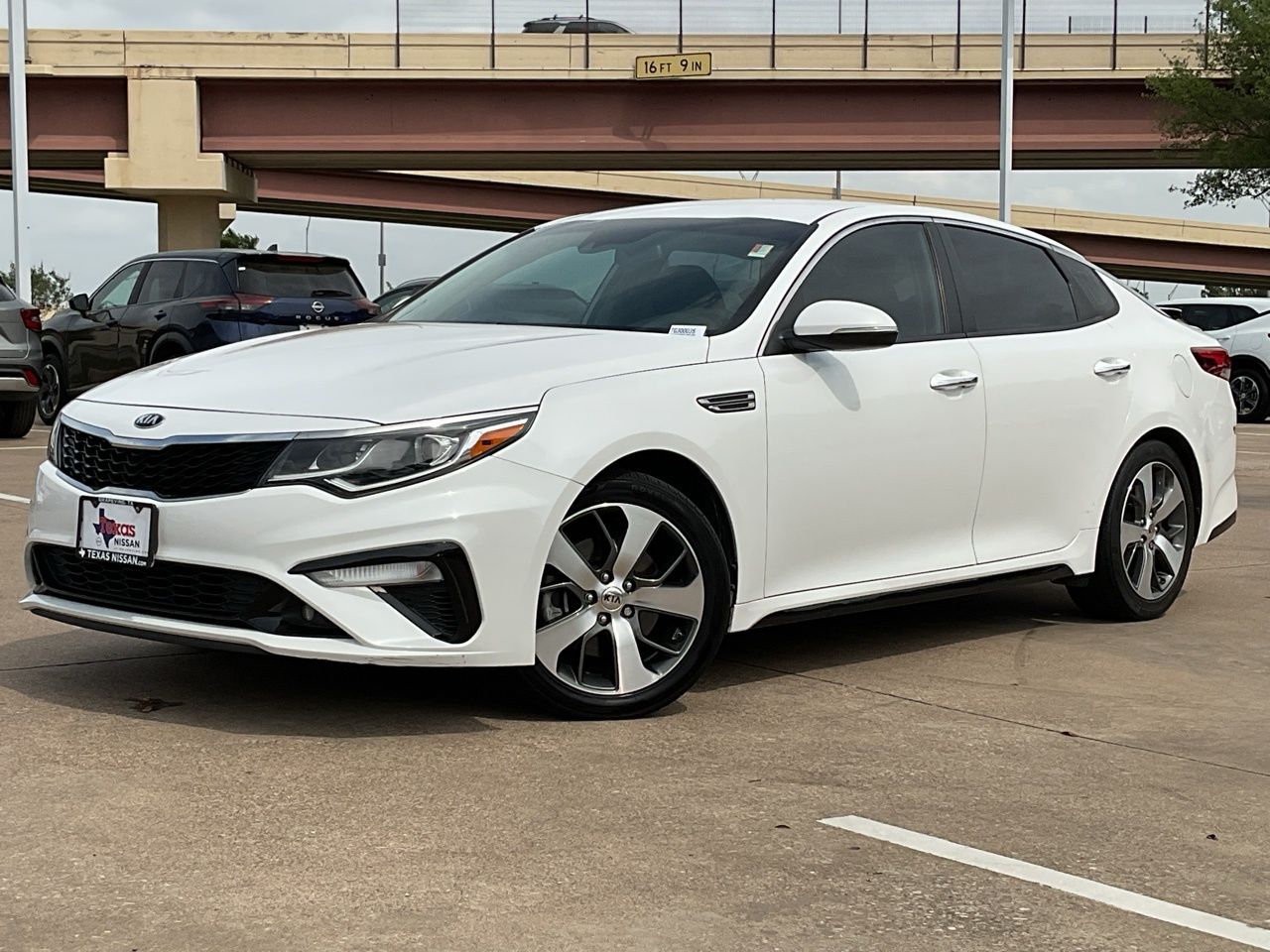 Used 2019 Kia Optima S with VIN 5XXGT4L3XKG300035 for sale in Grapevine, TX