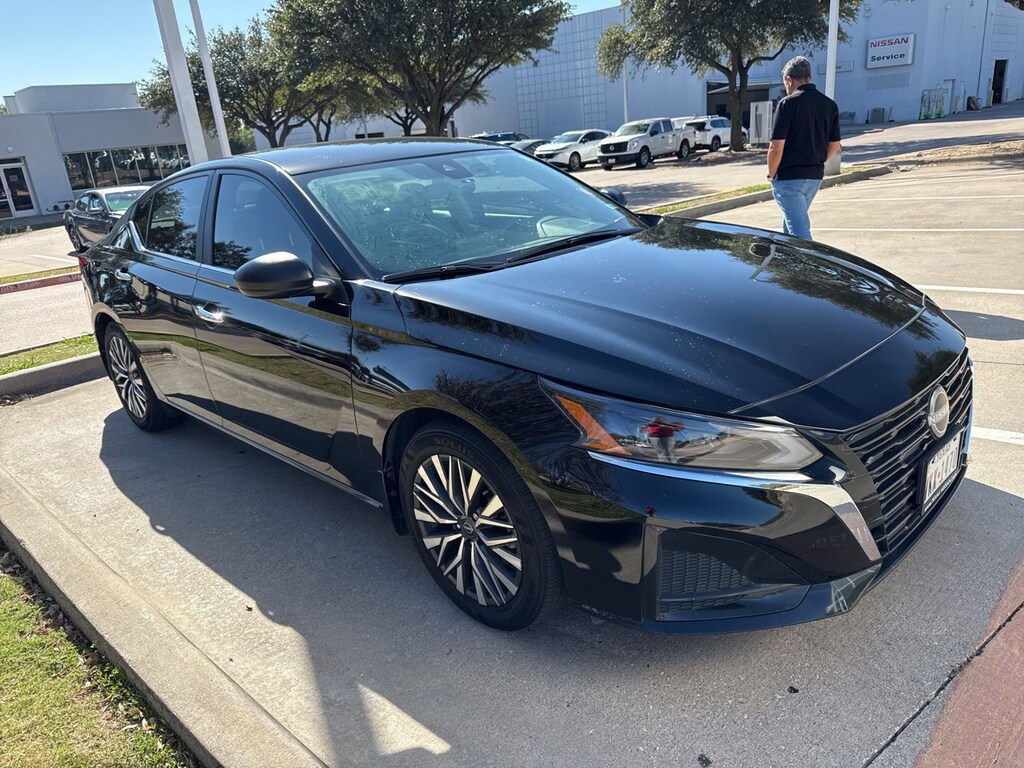 Used 2024 Nissan Altima 2.5 SV Sedan