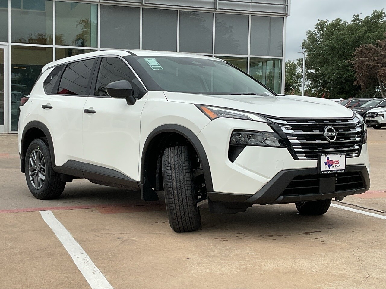 2025 Nissan Rogue S photo 3