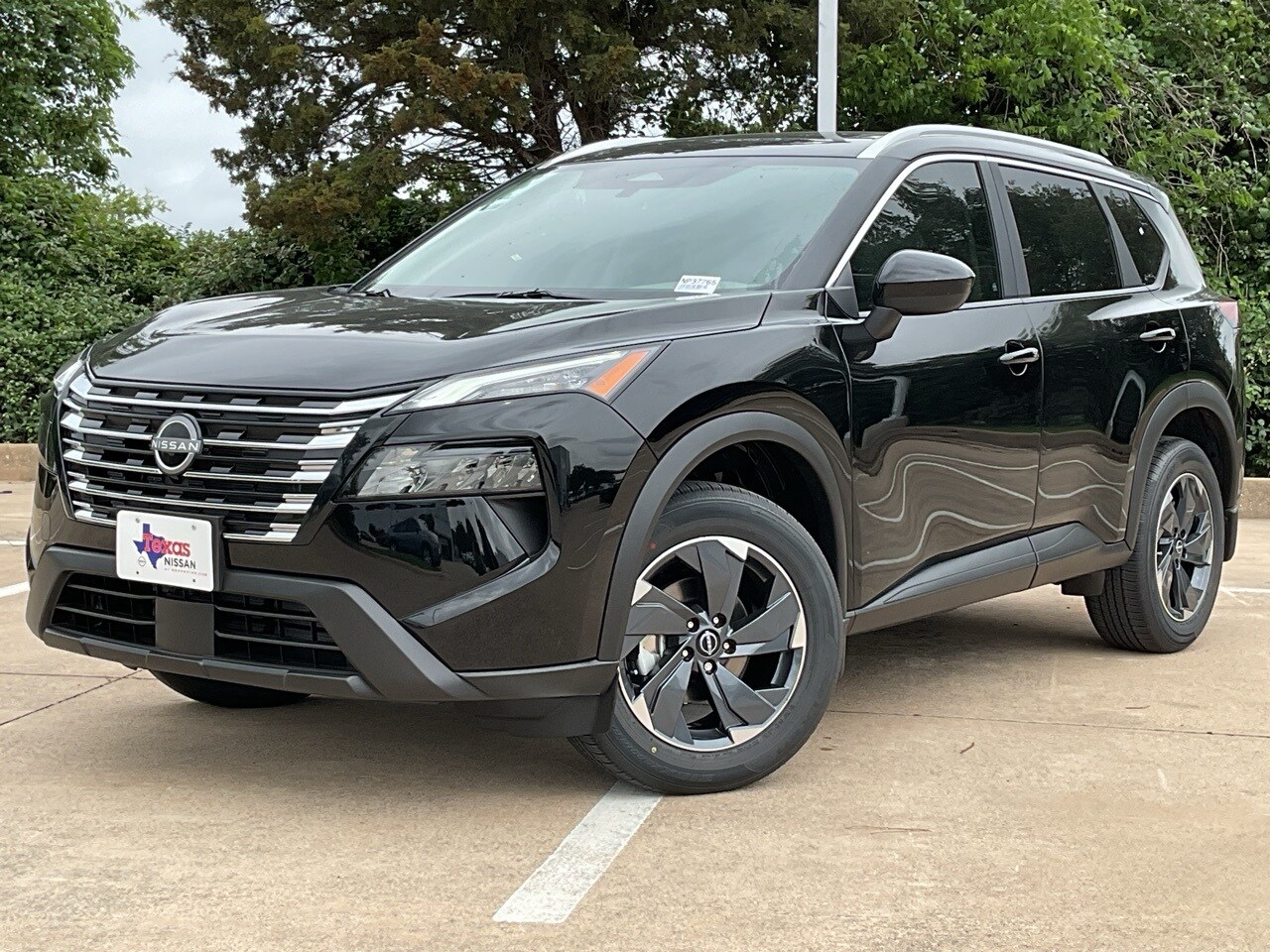 2025 Nissan Rogue SV photo 2