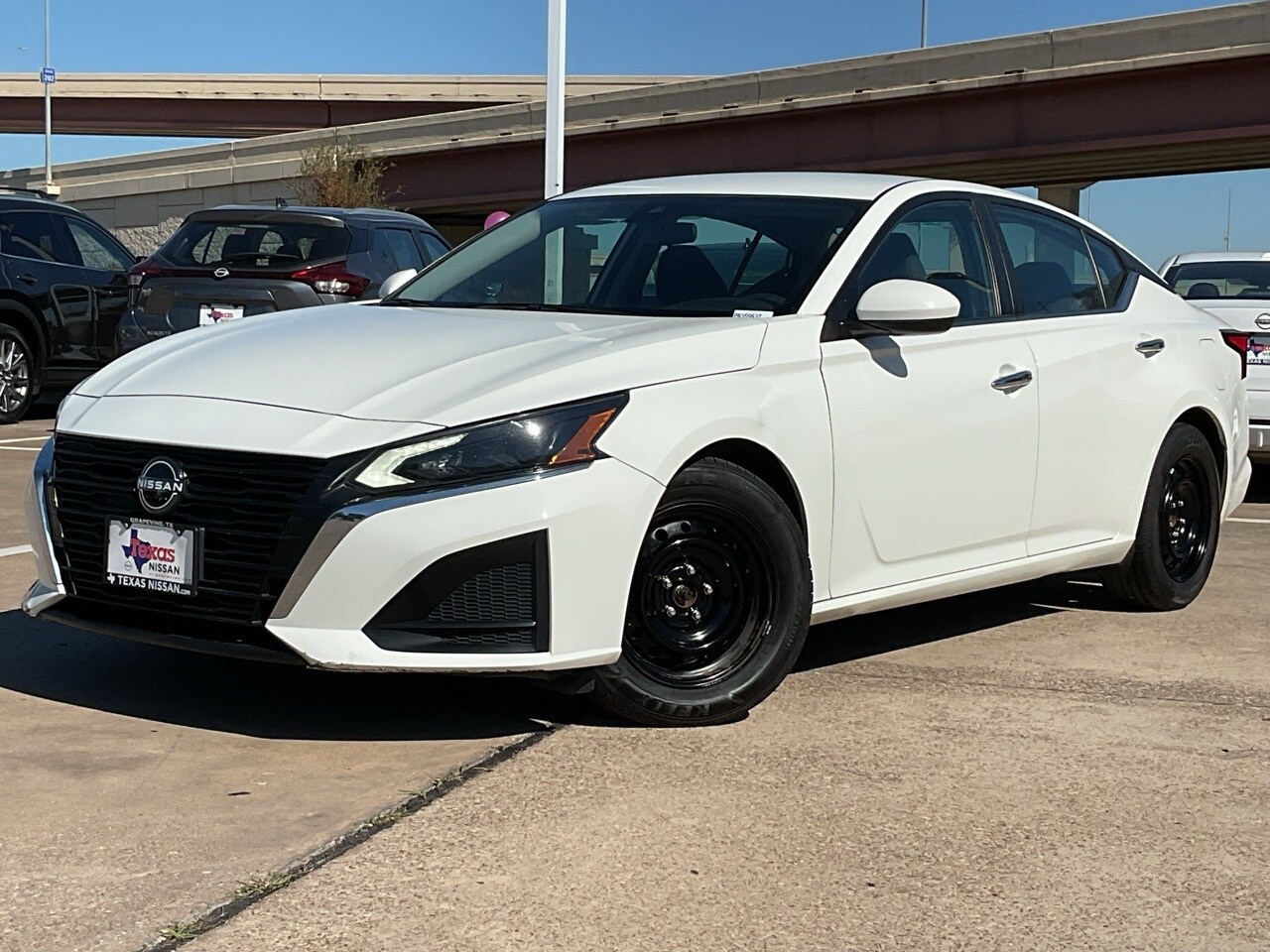 2023 Nissan Altima S 2.5 photo 2