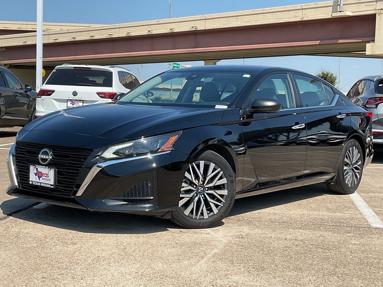 2024 Nissan Altima 2.5 SV photo 2