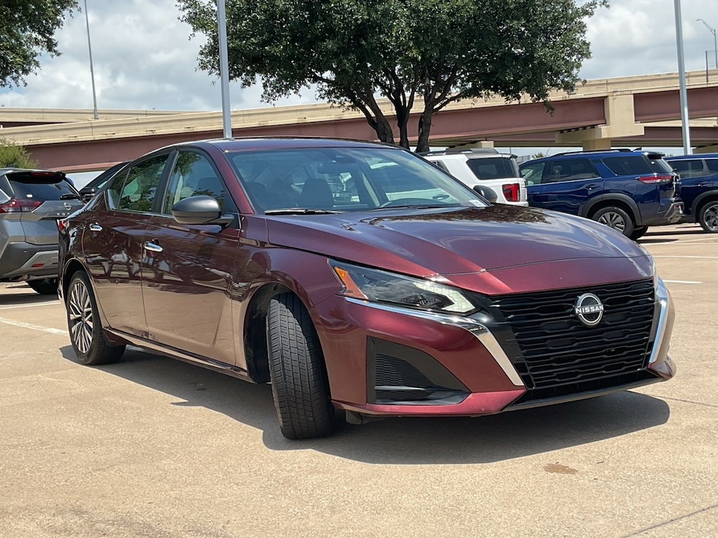 Used 2025 Nissan Altima 2.5 SV Sedan