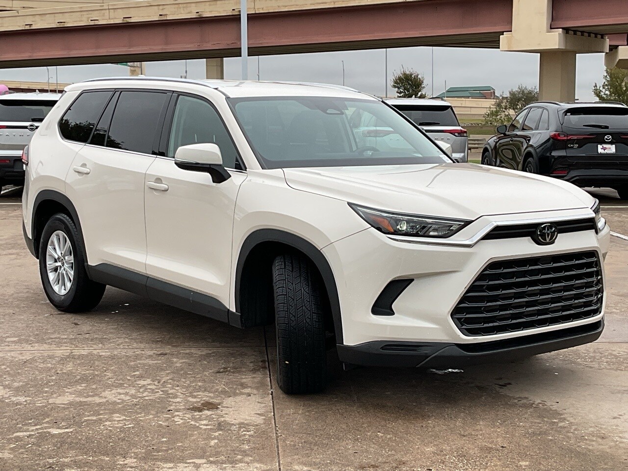 2024 Toyota Grand Highlander XLE photo 4