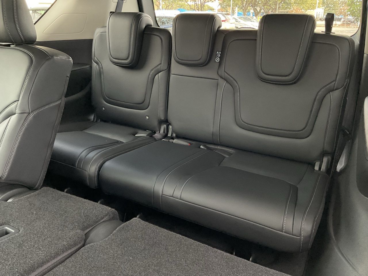 2026 Nissan Armada SV - Photo 15