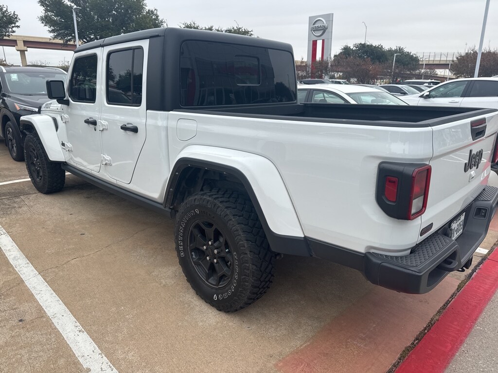 Used 2022 Jeep Gladiator Sport Truck Crew Cab