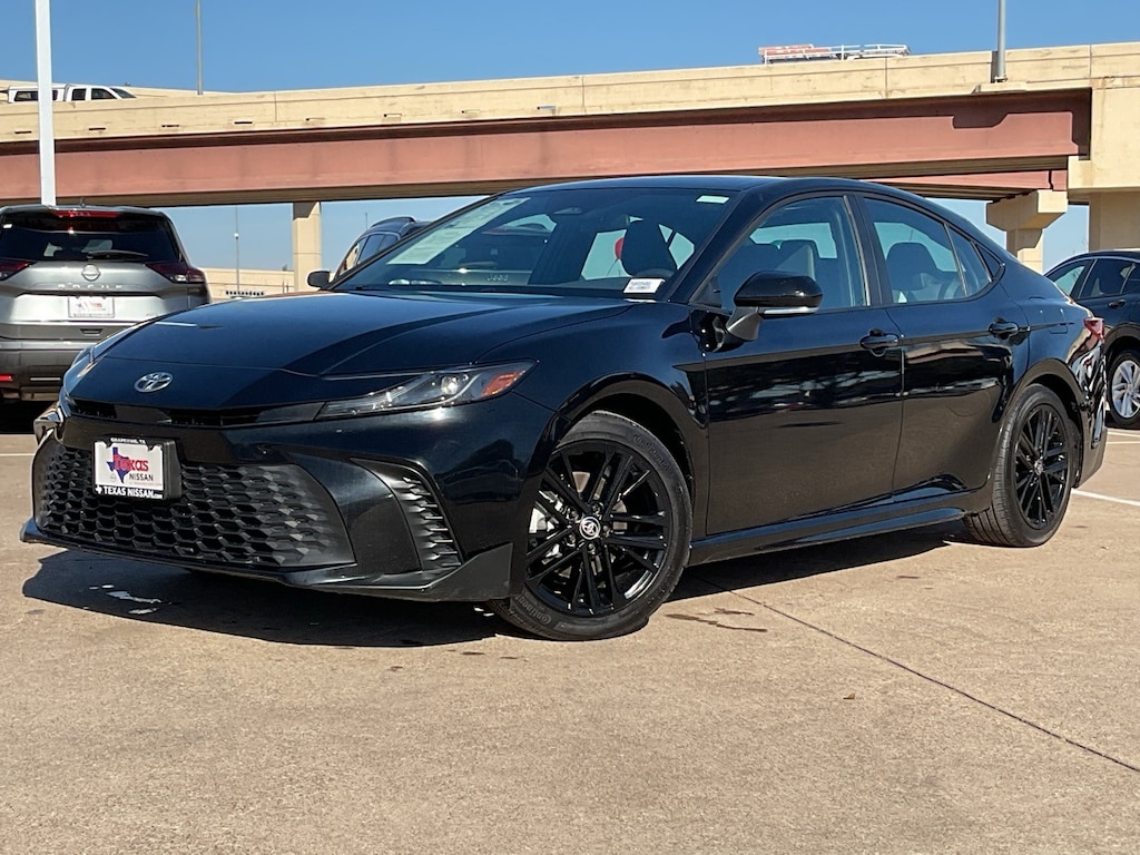 Used 2025 Toyota Camry SE Sedan