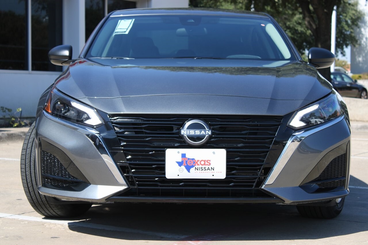 2025 Nissan Altima S photo 3