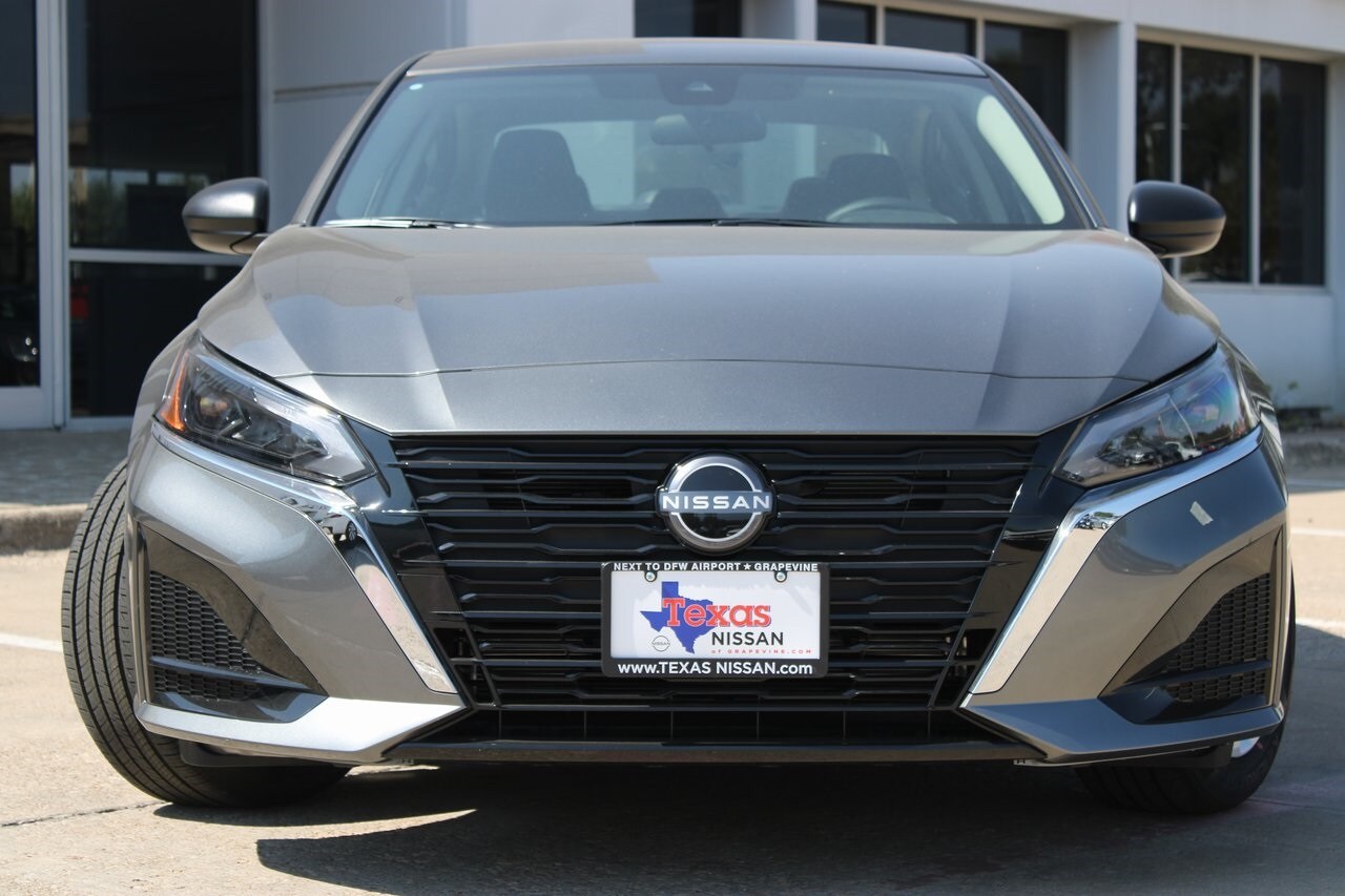 2025 Nissan Altima S photo 3