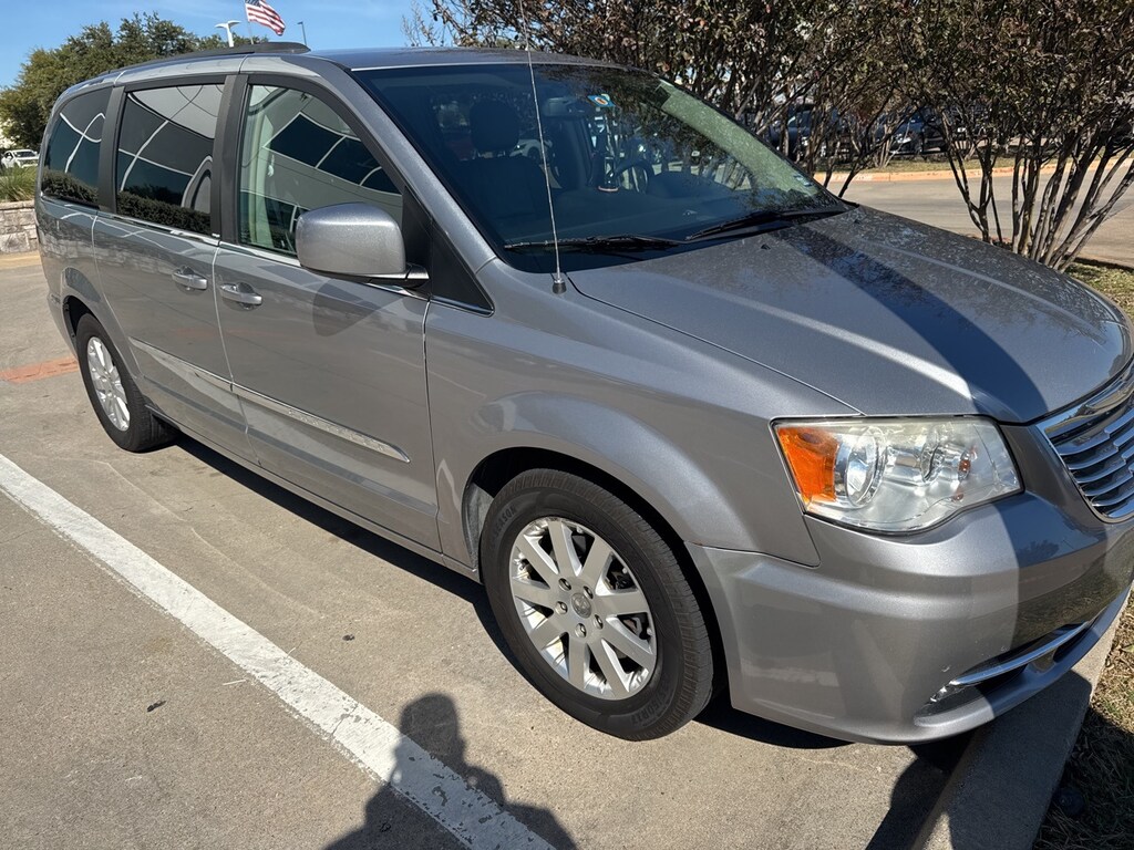 Used 2014 Chrysler Town & Country Touring Van