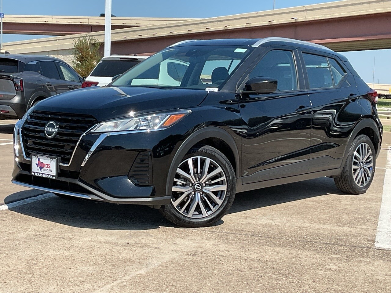 2024 Nissan Kicks SV photo 2