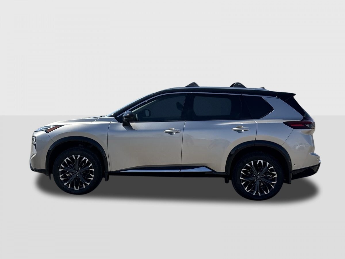 2026 Nissan Rogue Platinum photo 2