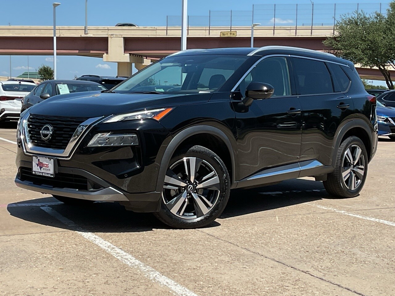 2023 Nissan Rogue SL photo 2