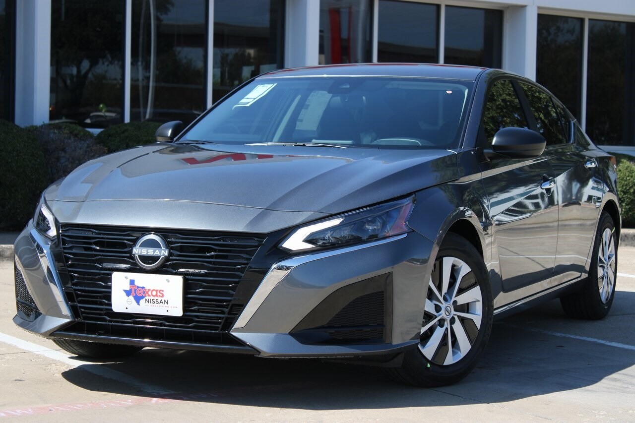 2025 Nissan Altima S photo 2