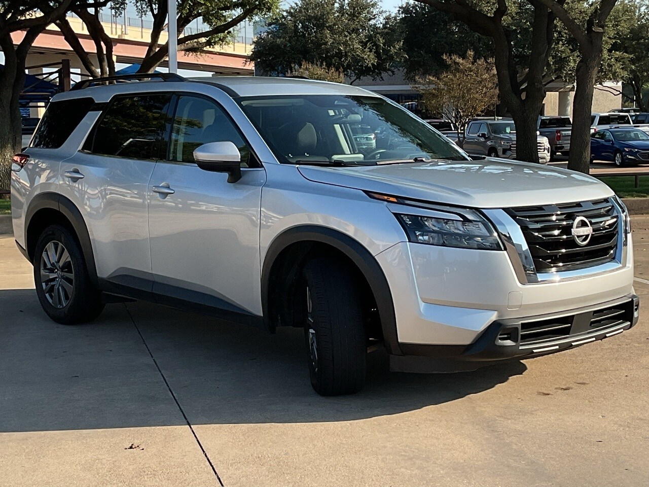 2024 Nissan Pathfinder SV photo 4