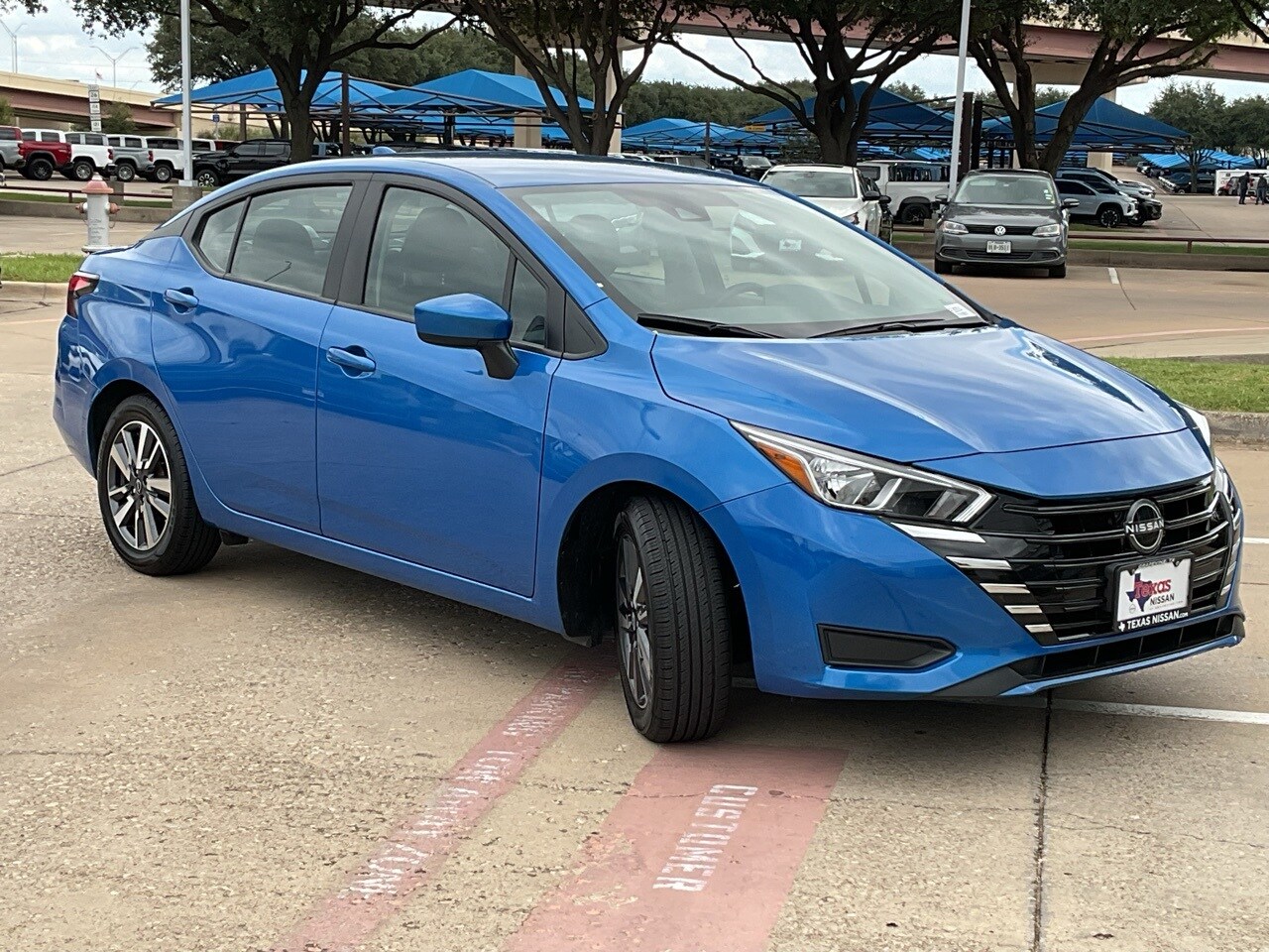 2023 Nissan Versa 1.6 SV photo 4