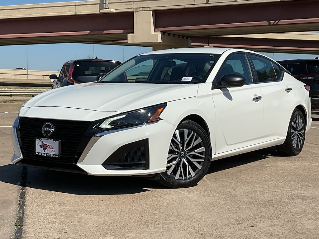 Used 2025 Nissan Altima 2.5 SV Sedan