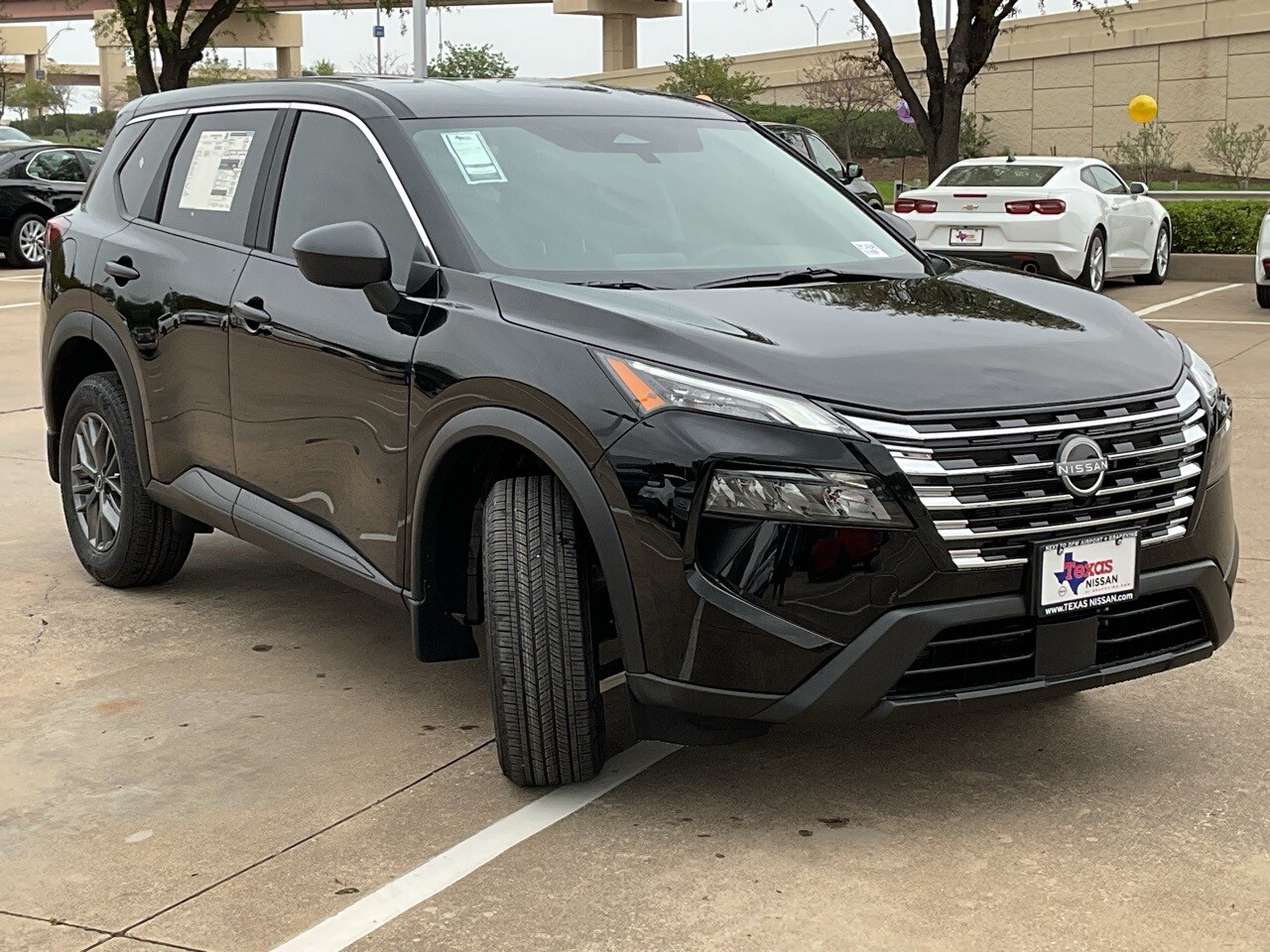 2025 Nissan Rogue S photo 4
