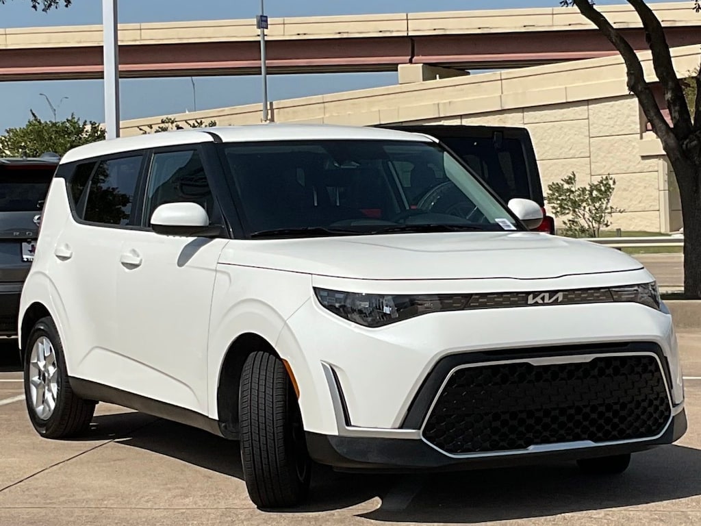Used 2025 Kia Soul LX Hatchback