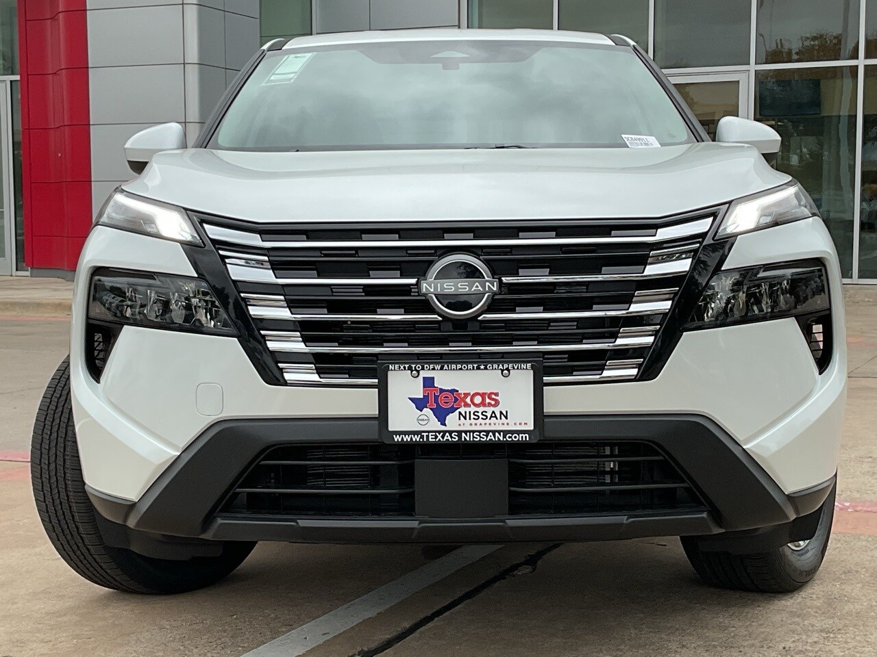 2025 Nissan Rogue SV photo 3
