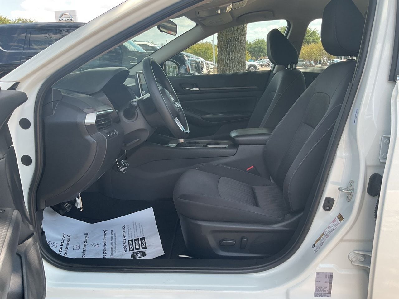 2025 Nissan Altima SV - Photo 8