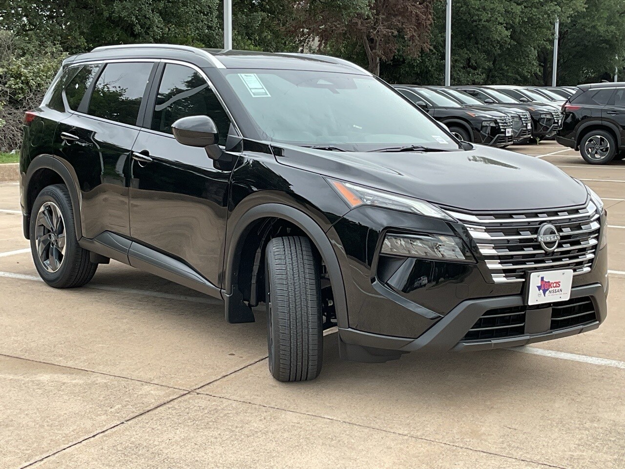 2025 Nissan Rogue SV photo 4