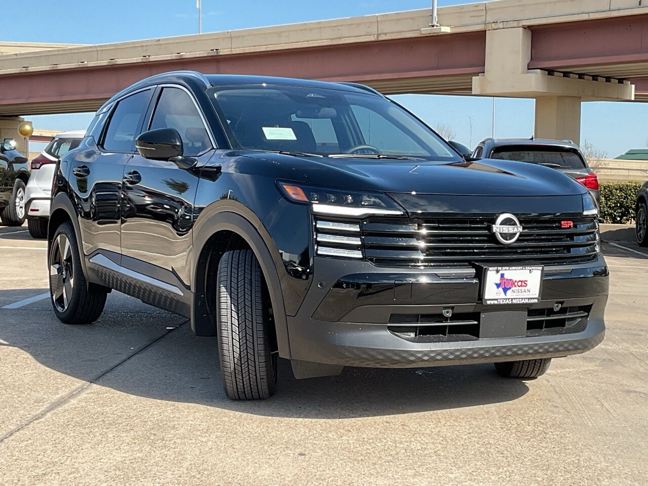 2025 Nissan Kicks SR photo 3