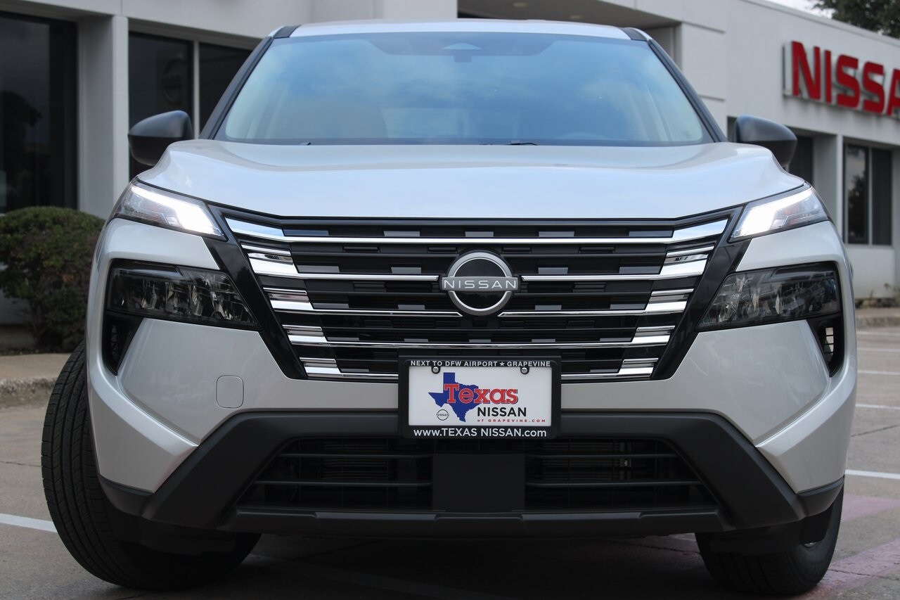 2025 Nissan Rogue S photo 4