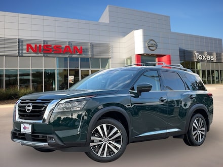 2025 Nissan Pathfinder Platinum SUV