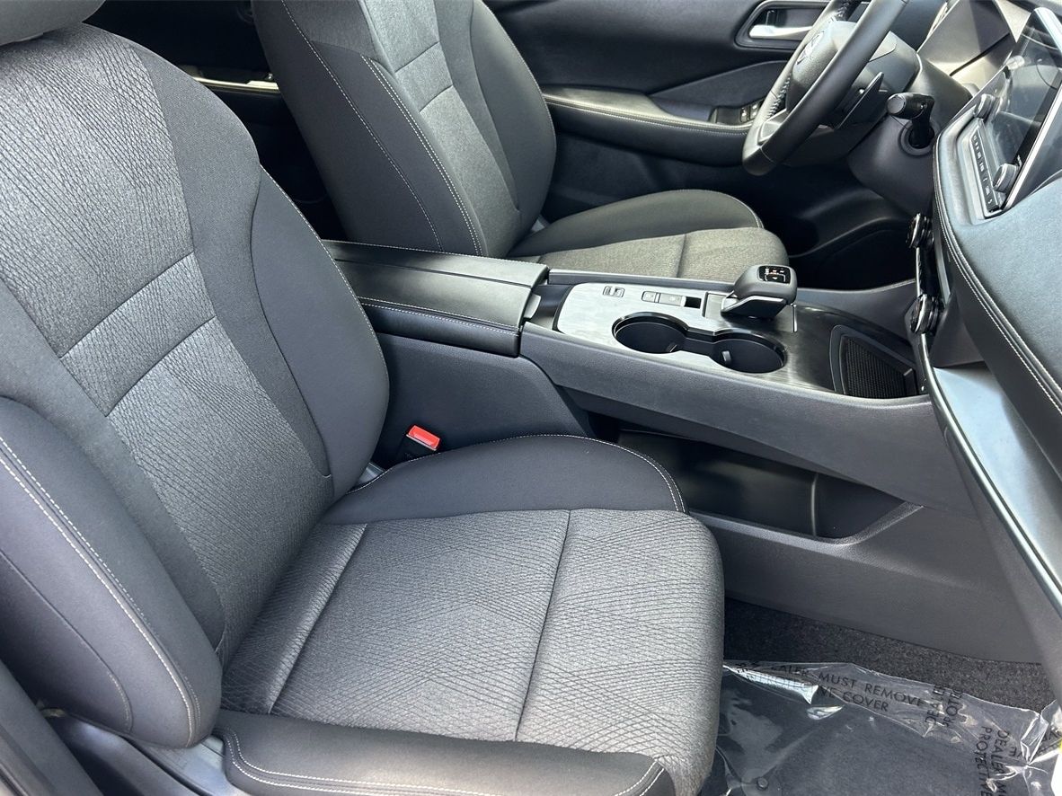 2026 Nissan Rogue SV - Photo 11