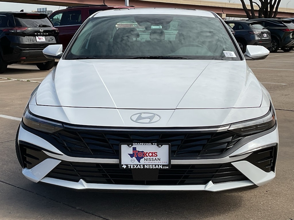 Used 2025 Hyundai Elantra SEL Convenience Sedan