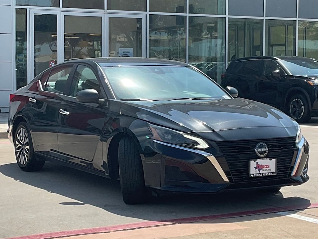 Used 2025 Nissan Altima 2.5 SV Sedan