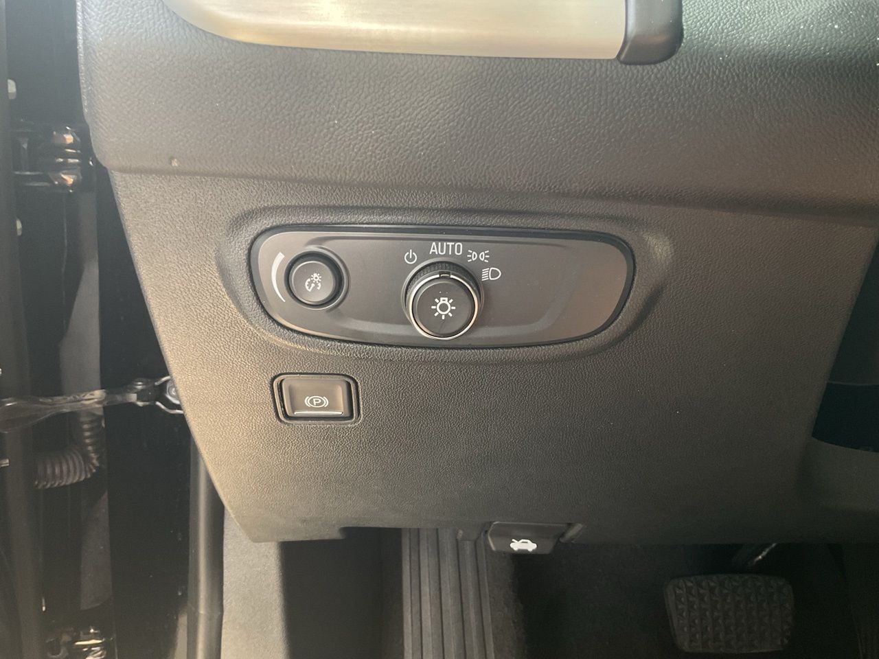 2024 GMC Terrain SLE - Photo 29