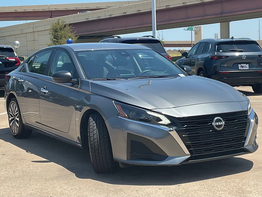Used 2025 Nissan Altima 2.5 SV Sedan