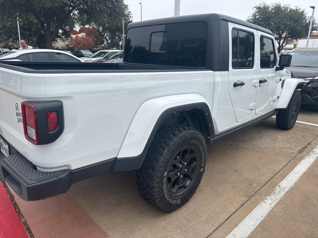 Used 2022 Jeep Gladiator Sport Truck Crew Cab