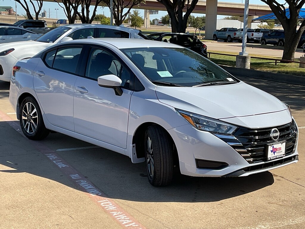 New 2025 Nissan Versa 1.6 SV Sedan