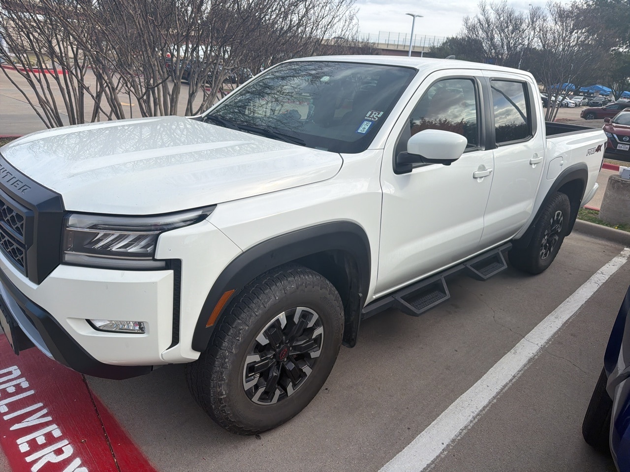 2024 Nissan Frontier PRO-4X's photo