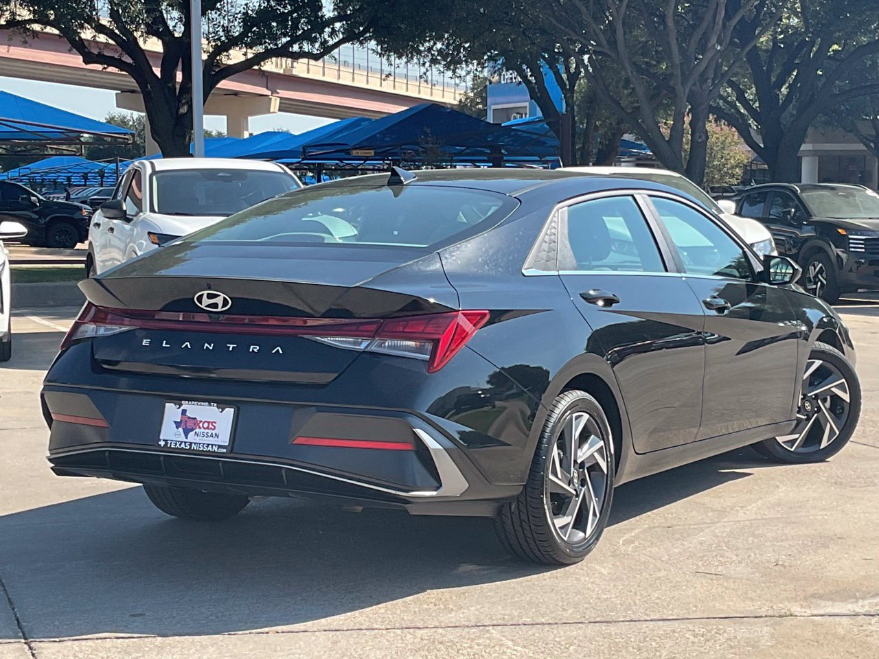 Used 2025 Hyundai Elantra SEL Convenience Sedan
