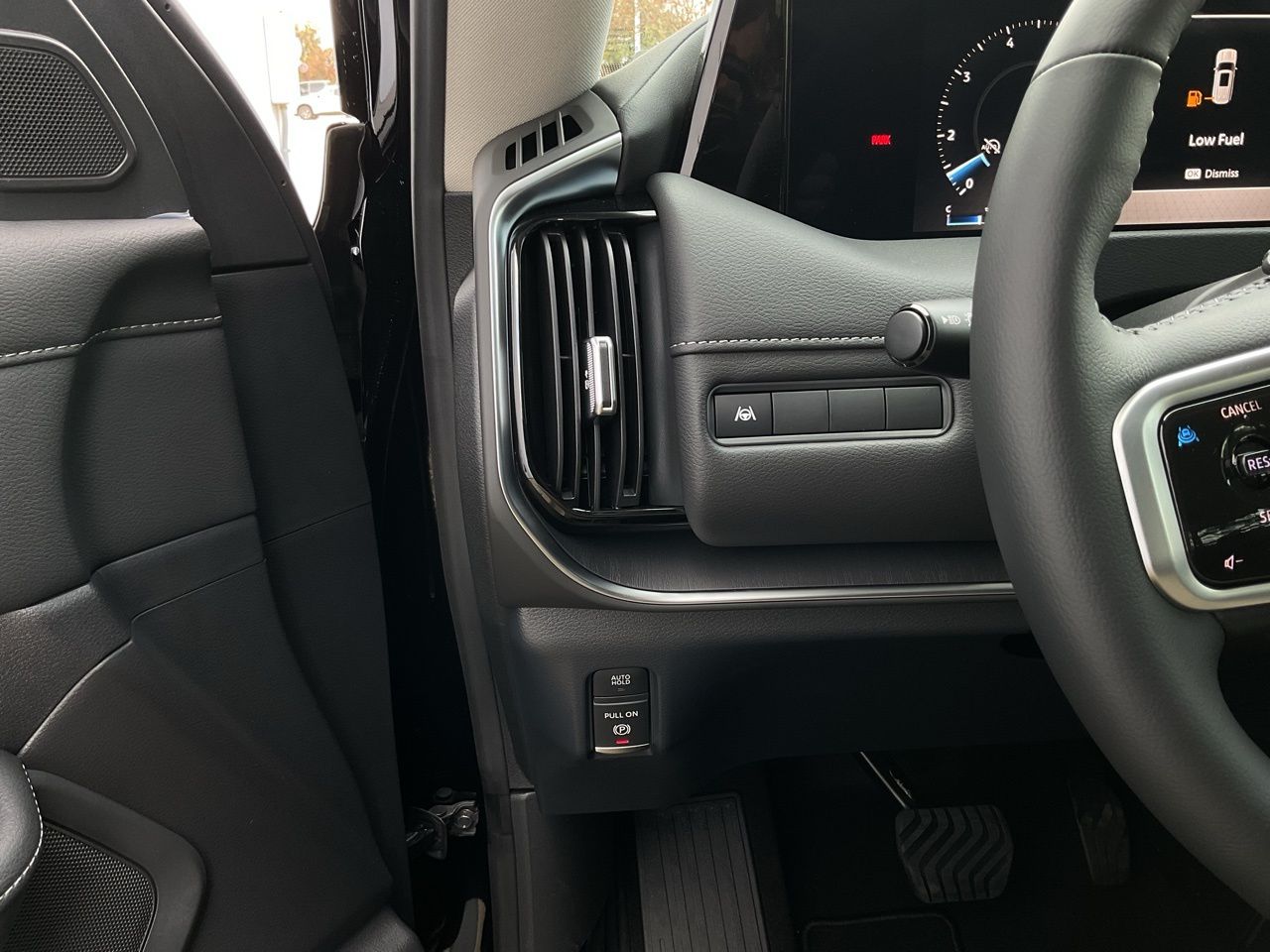 2026 Nissan Armada SV - Photo 26