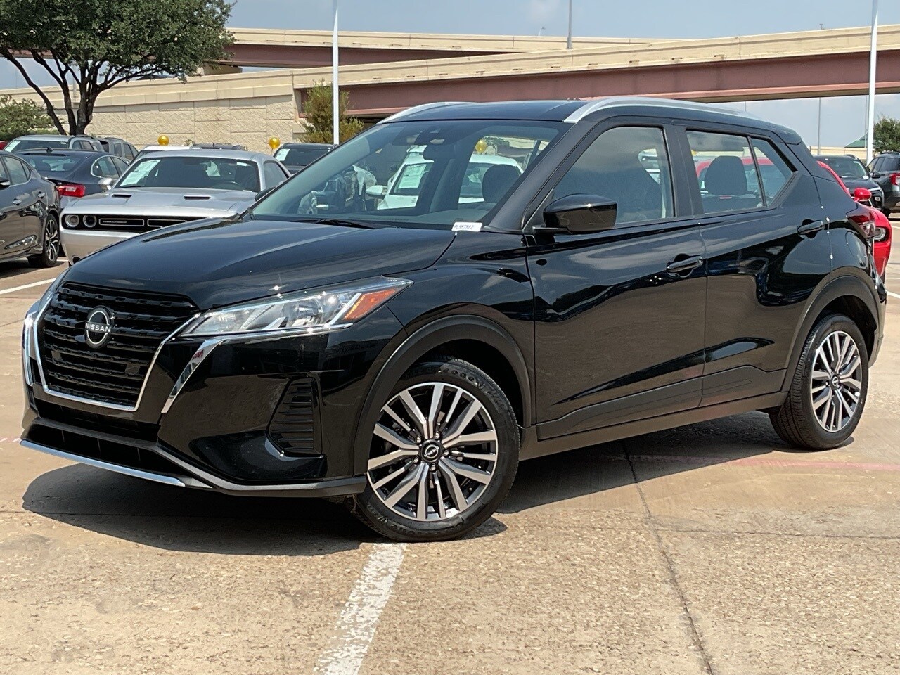 2024 Nissan Kicks SV photo 2