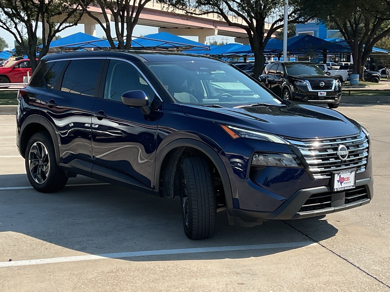 2024 Nissan Rogue SV photo 3