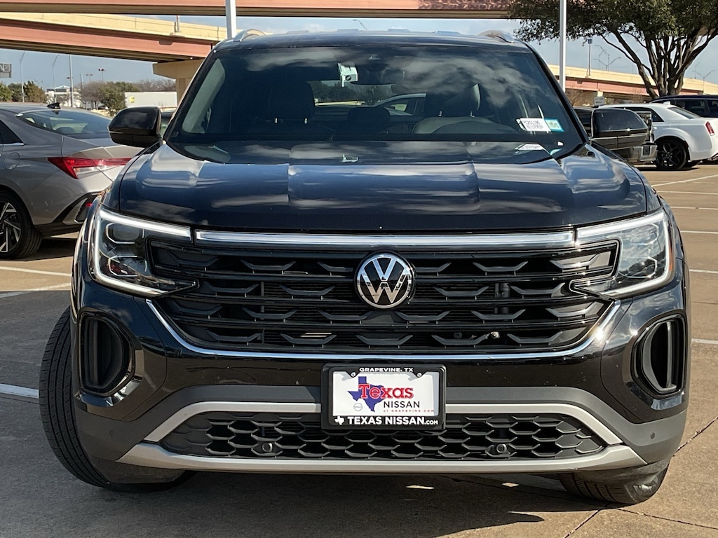 Used 2025 Volkswagen Atlas Cross Sport 2.0T SE w/Technology SUV