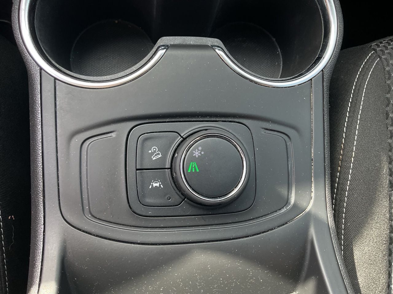 2024 GMC Terrain SLE - Photo 30