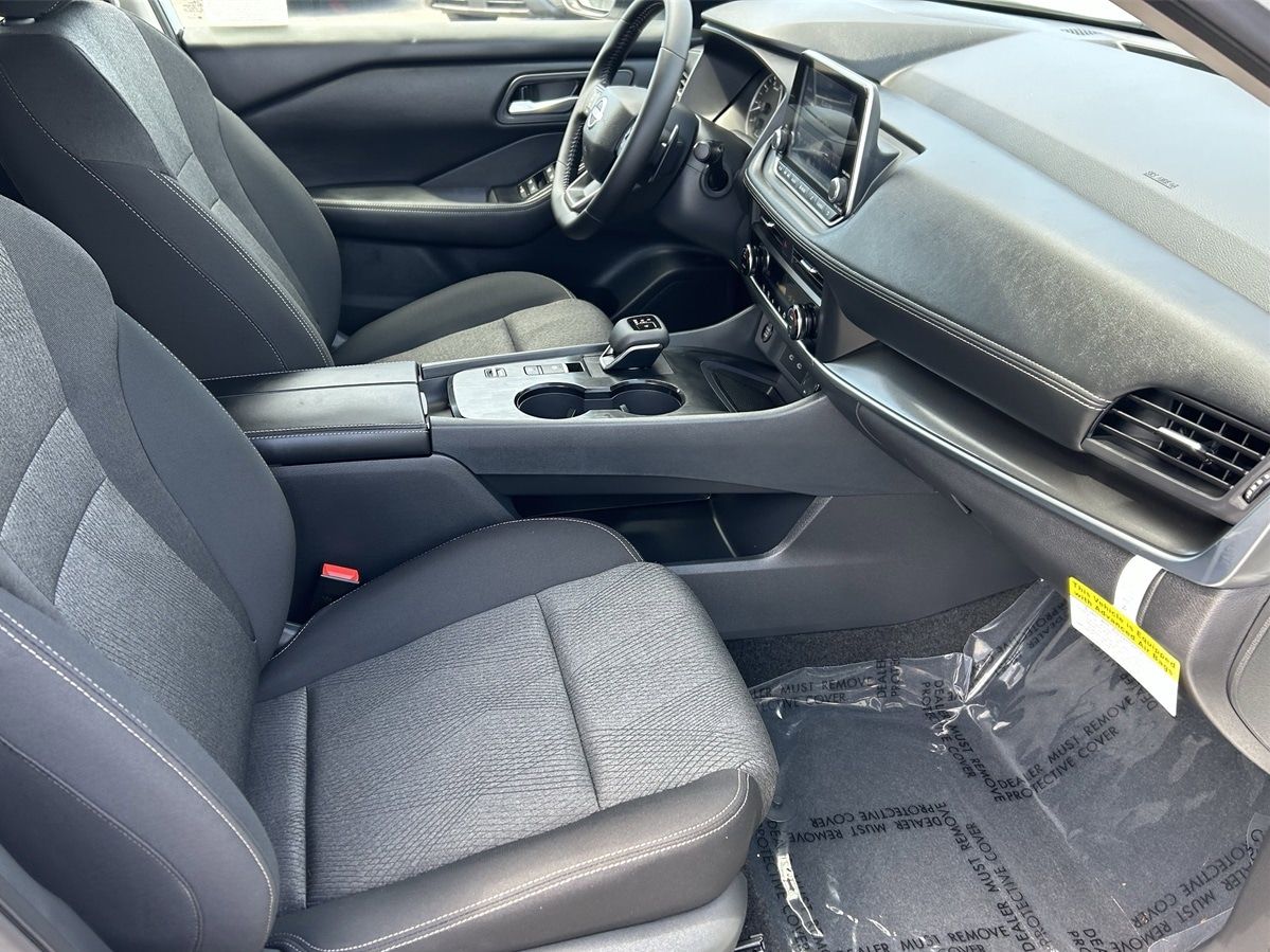 2026 Nissan Rogue SV - Photo 10