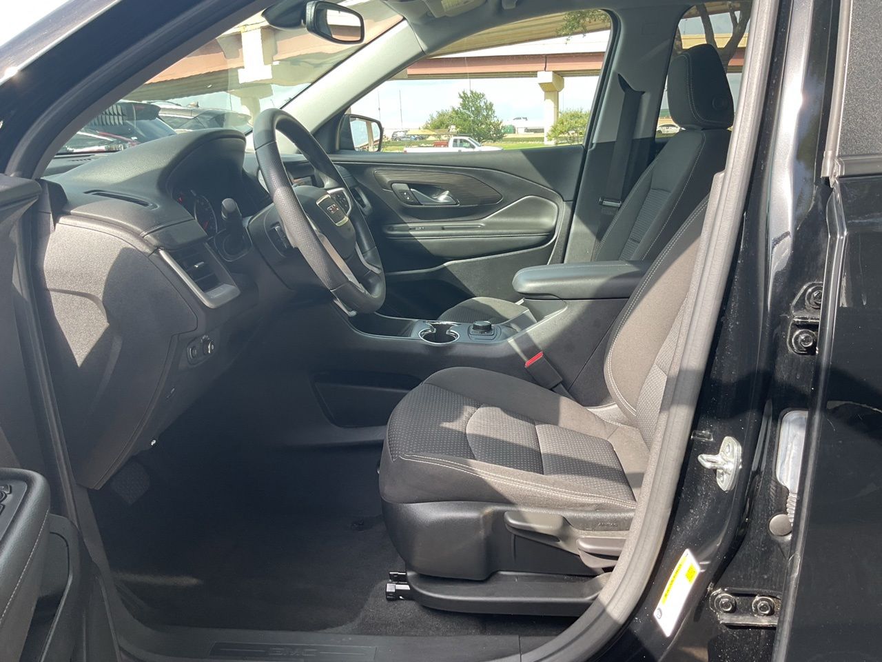 2024 GMC Terrain SLE - Photo 19