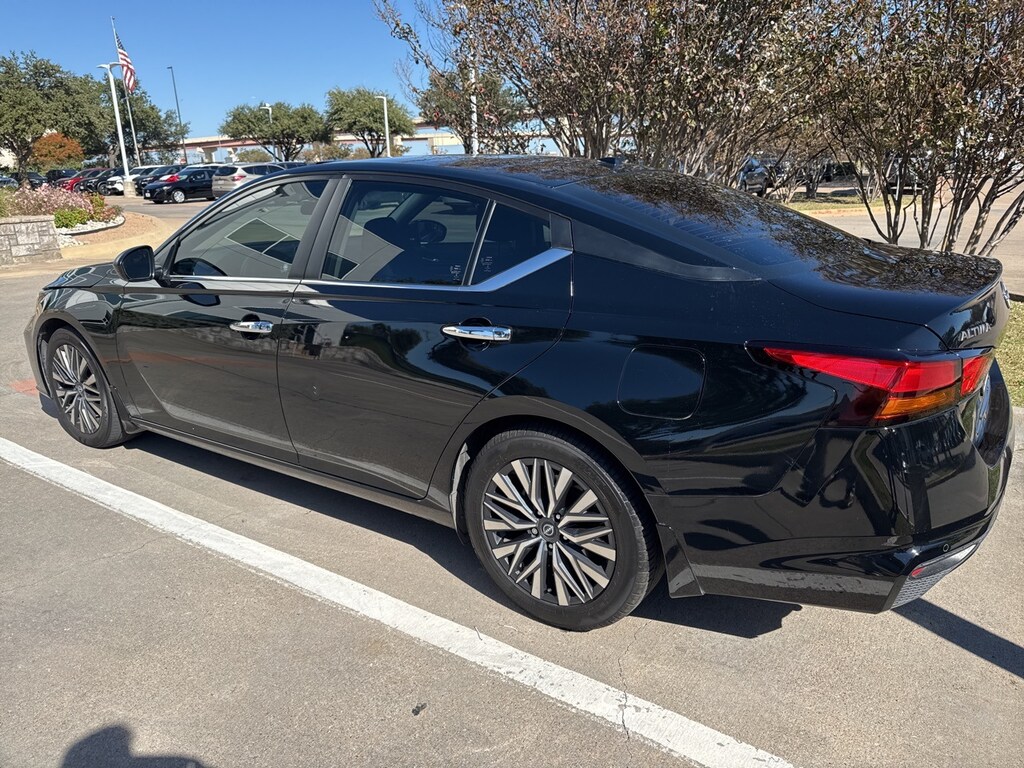 Used 2024 Nissan Altima 2.5 SV Sedan