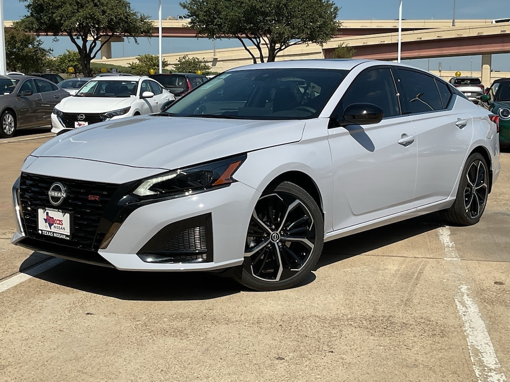 New 2025 Nissan Altima SR Sedan