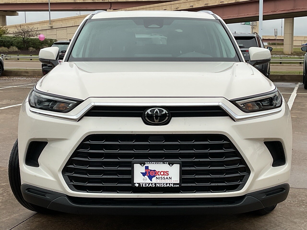 2024 Toyota Grand Highlander XLE photo 3