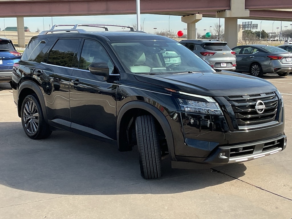 Used 2023 Nissan Pathfinder SL SUV