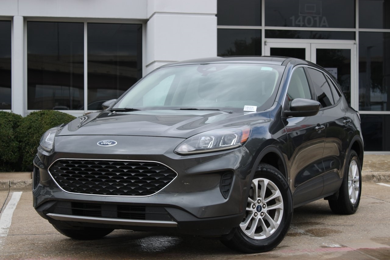 Used 2020 Ford Escape SE with VIN 1FMCU9G68LUA83539 for sale in Grapevine, TX